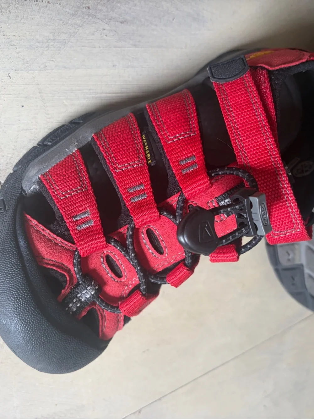 Keen Newport H2 Waterproof Outdoor Hiking Casual Sandals Size 2 Red Youth - MINT